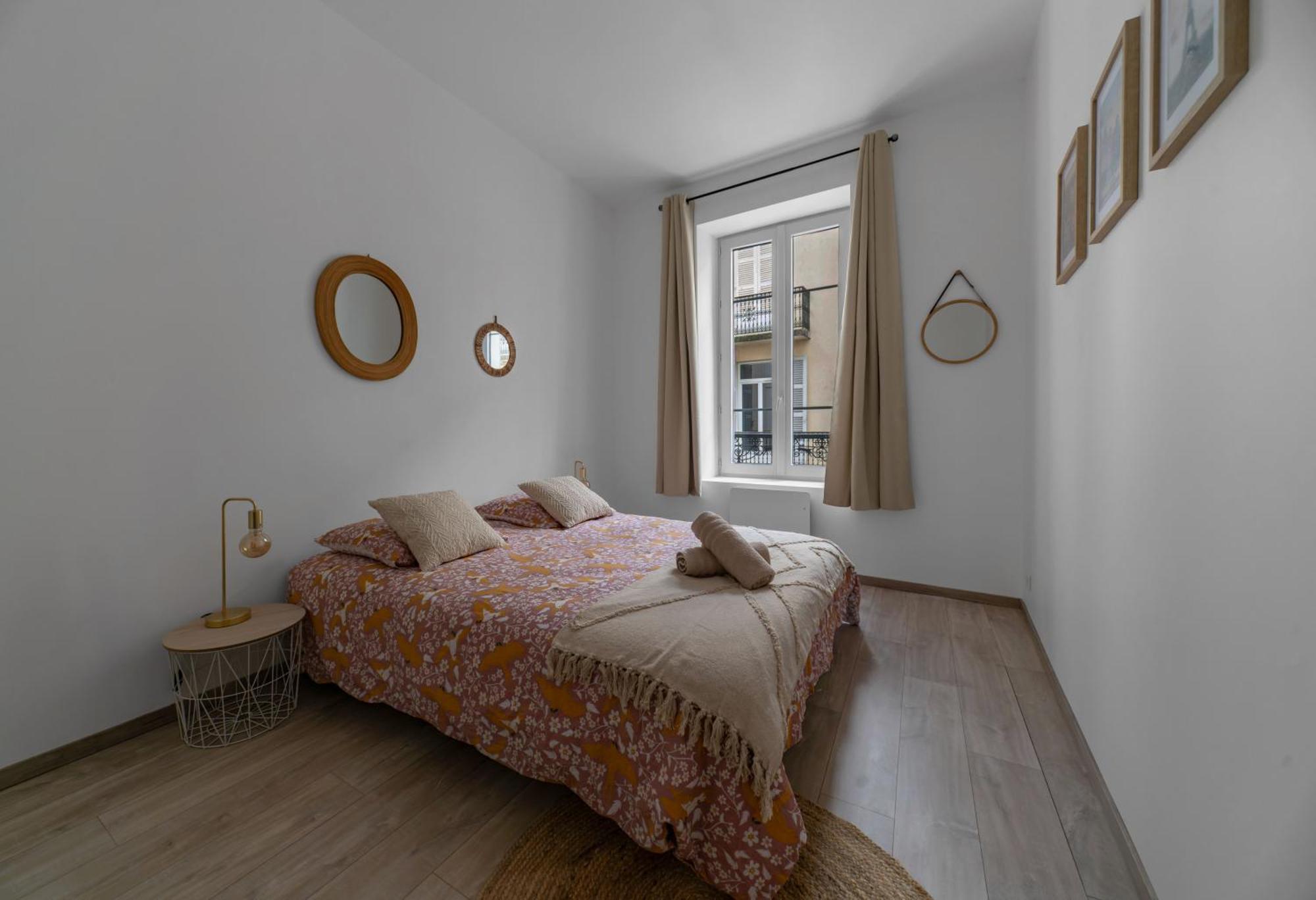 Le Ravy - Appartement Design, 2 Chambres, Centre Ville 维琪 外观 照片