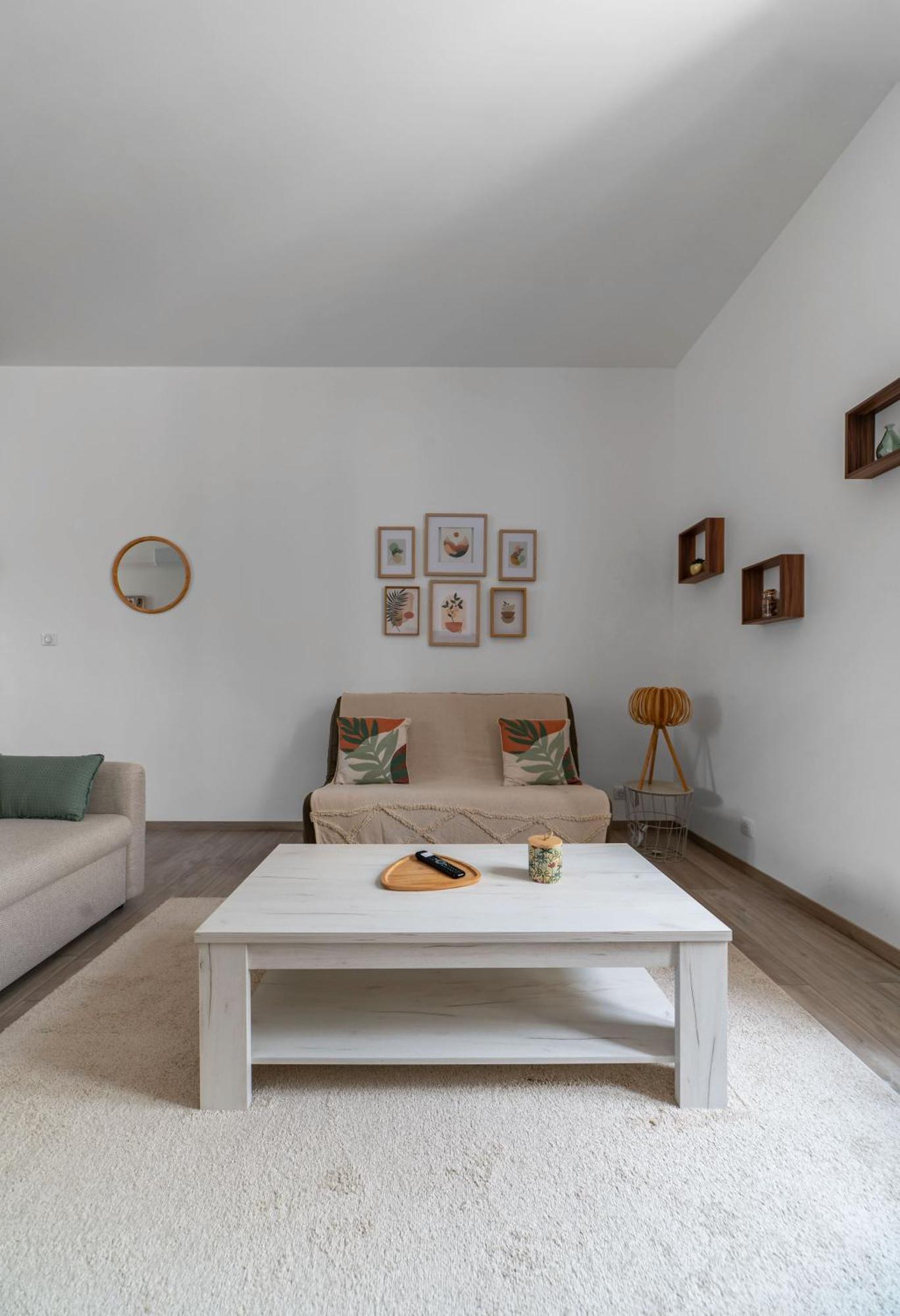 Le Ravy - Appartement Design, 2 Chambres, Centre Ville 维琪 外观 照片