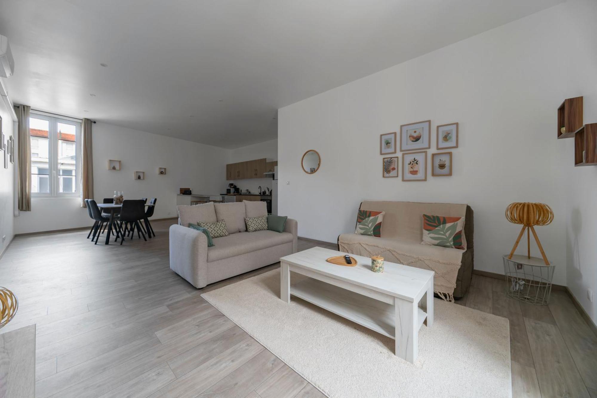 Le Ravy - Appartement Design, 2 Chambres, Centre Ville 维琪 外观 照片