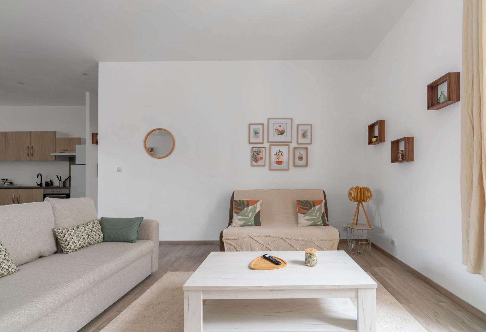 Le Ravy - Appartement Design, 2 Chambres, Centre Ville 维琪 外观 照片