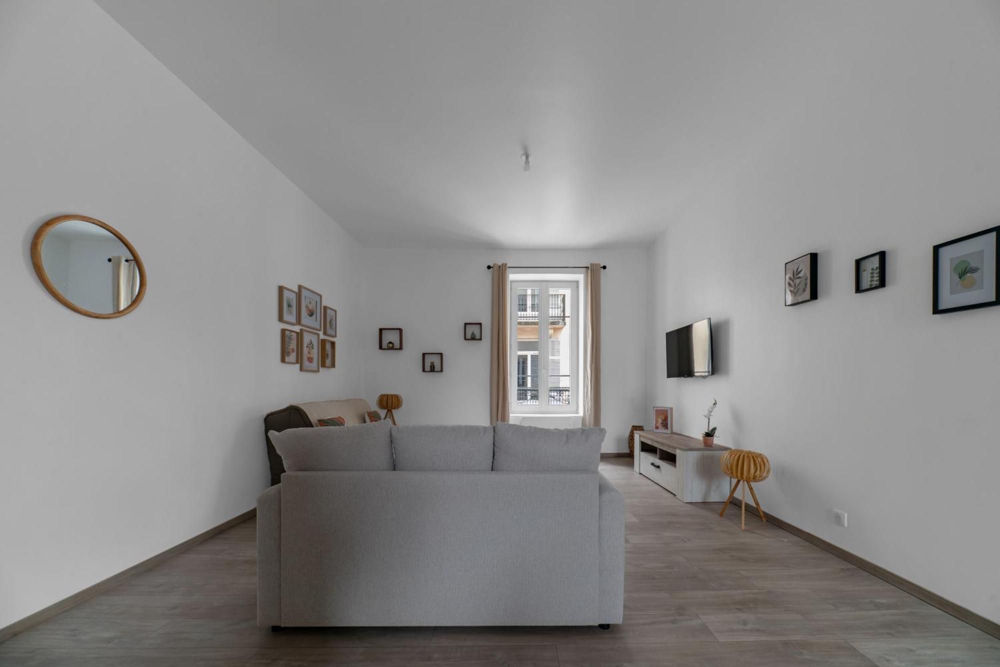 Le Ravy - Appartement Design, 2 Chambres, Centre Ville 维琪 外观 照片